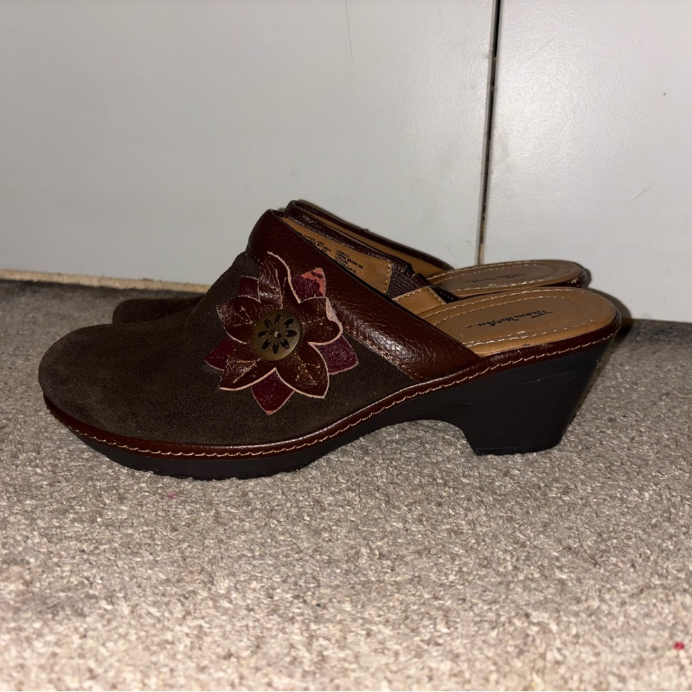 Thom McAn Brown Floral Mules
